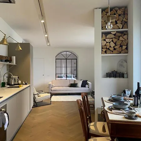 בית נופש New, Hideaway, Nesso, Casa Yaniv